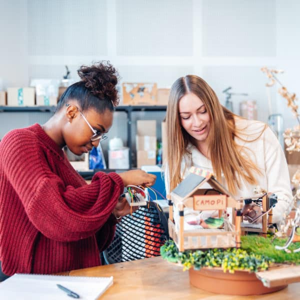 Oser la science : Inspirer les futures ingénieures dès le plus jeune âge